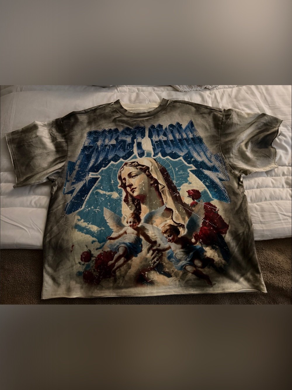 Short-Sleeve Graphic Religious Art Tee in Cream & Blue